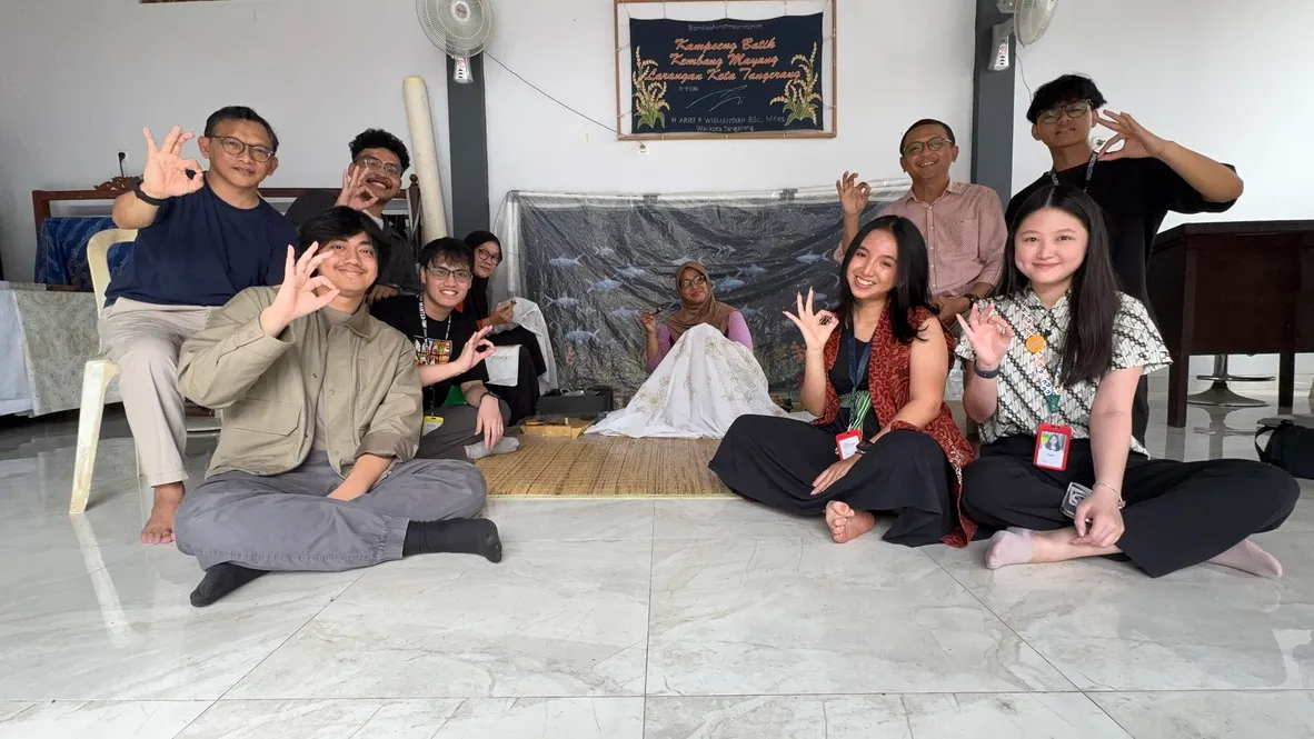 Workshop with Sanggar Batik Kembang Mayang at BINUS Senayan